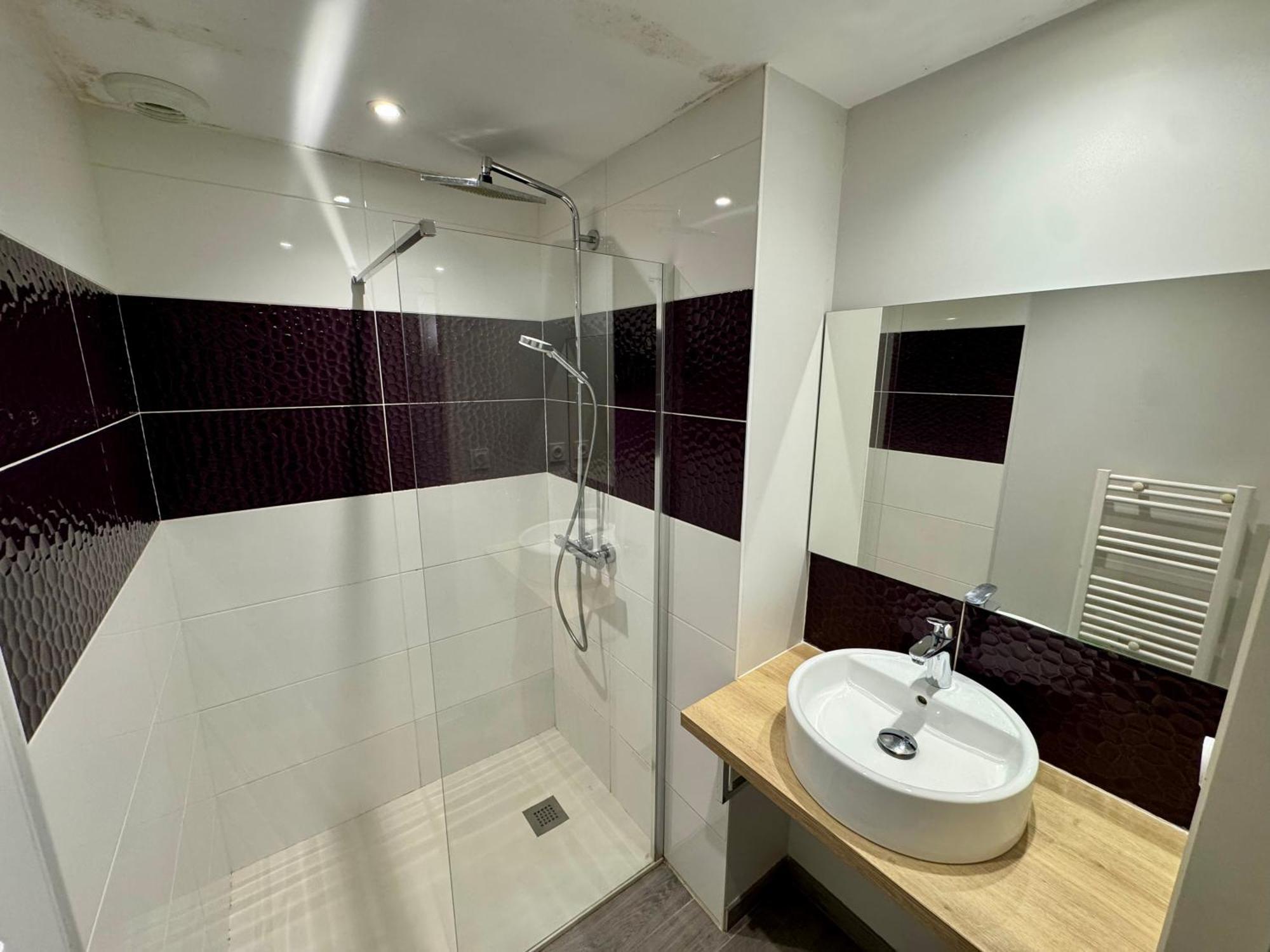Appartement Domaine Des 5 Roses - Rose Rouge à La Guierche Extérieur photo
