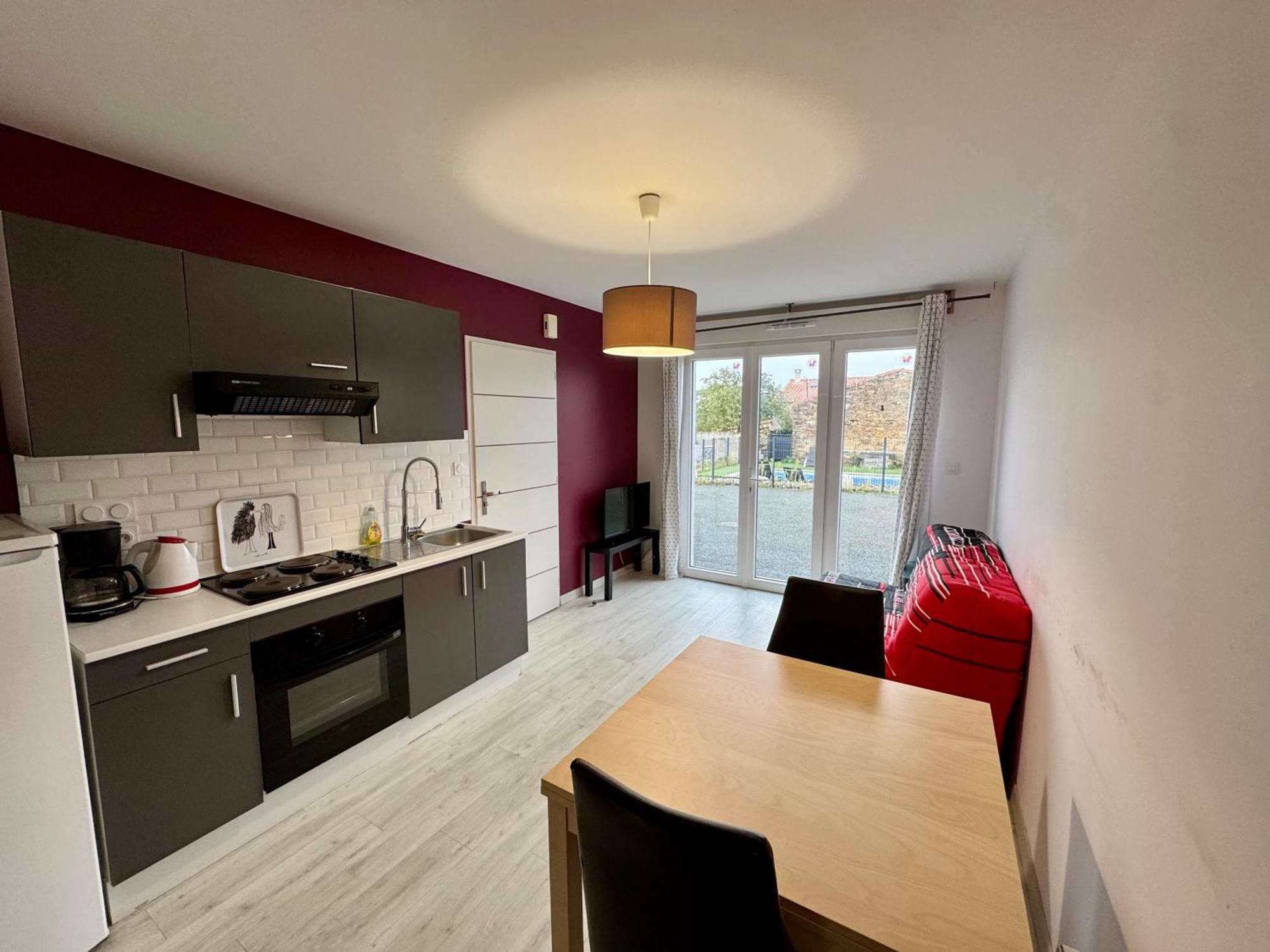 Appartement Domaine Des 5 Roses - Rose Rouge à La Guierche Extérieur photo